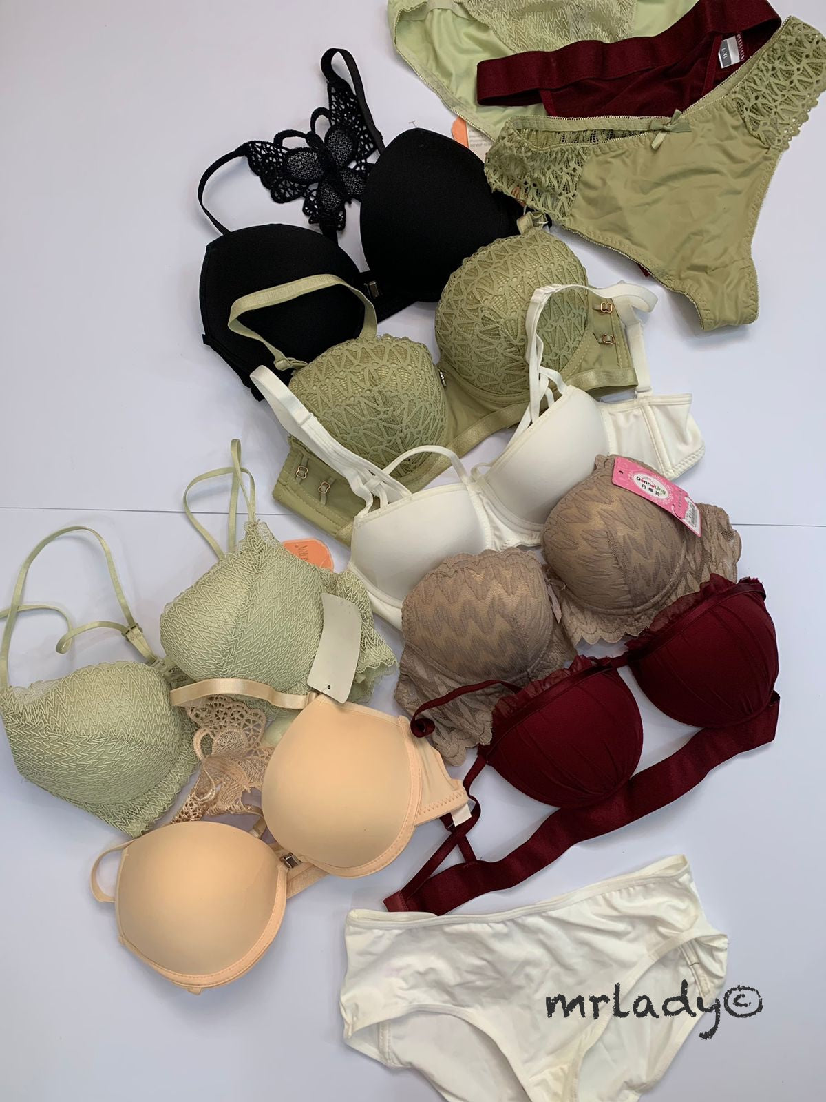 SIZE 32/34 PUSH UP BRA SET (RANDOM PICK)