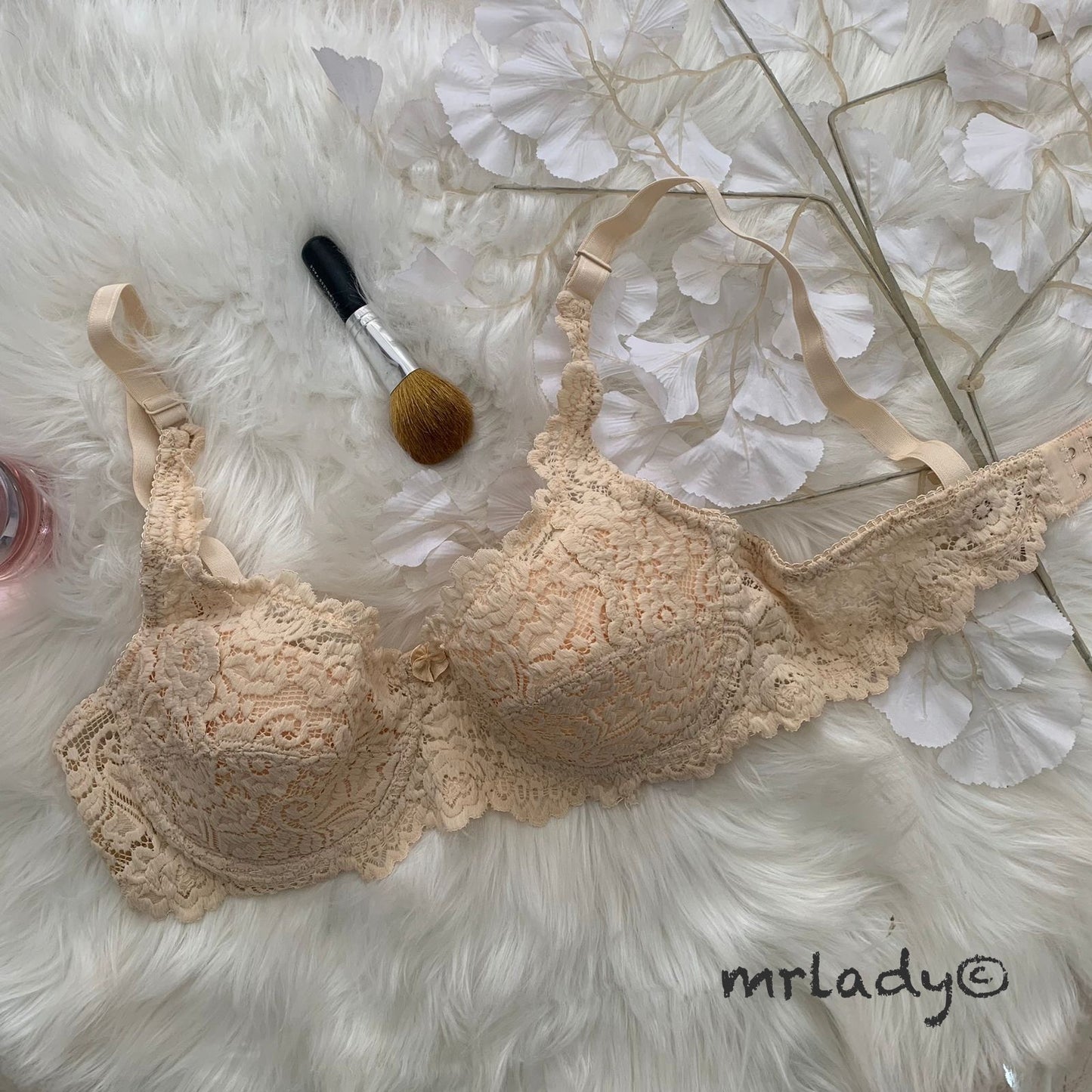 SOFT LACE LINING BRA WITH WIRE