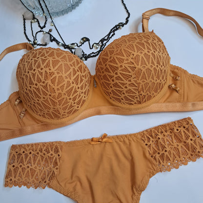 PREMIUM ROYAL LOOK PUSH UP BRA SET