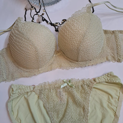 PREMIUM ZIG ZAG LINING NET PADDED BRA SET